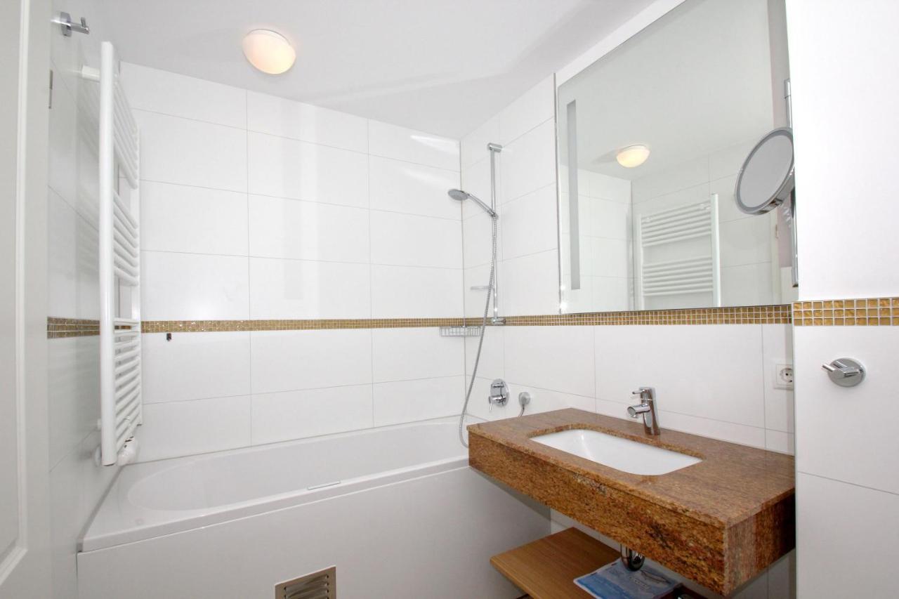 Strandnahe Fewo Mit Balkon, Gratis Nutzung Vom Ahoi Erlebnisbad Und Sauna In Sellin - Rex Rugia Fewo 30-6 Лоббе Экстерьер фото